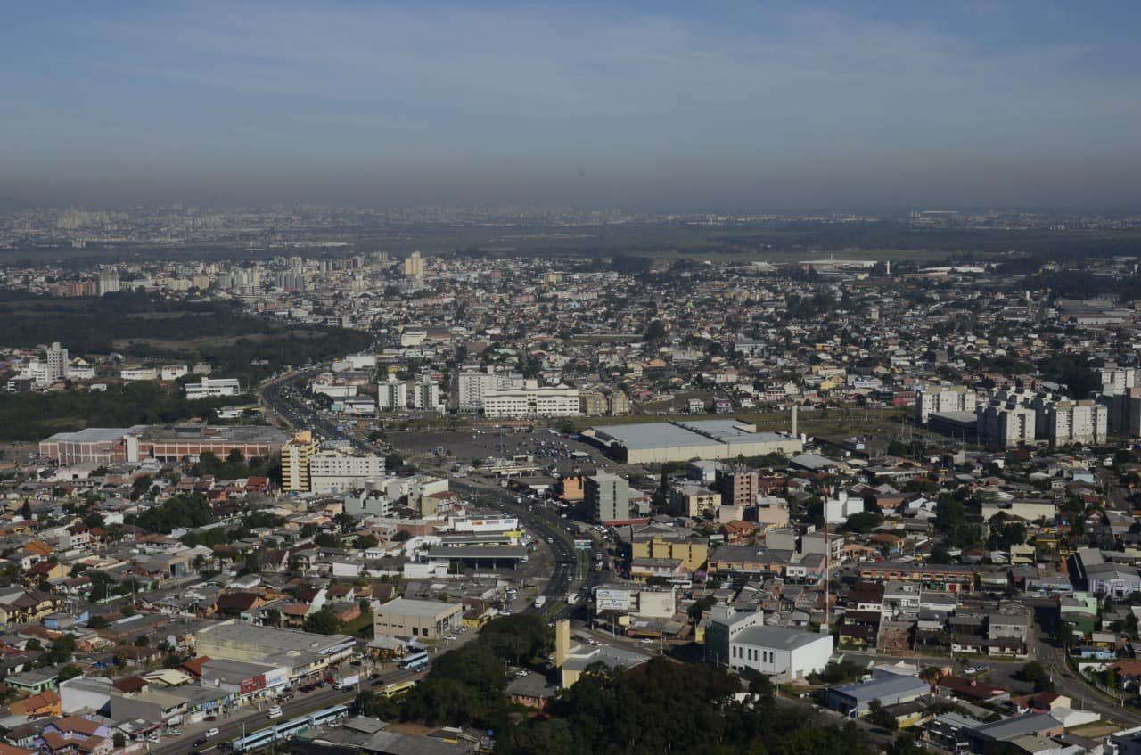 Temperatura deve ficar em torno dos 35°C neste final de semana; a partir de segunda, tendência é de declínio