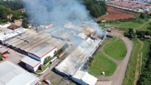 Após incêndio, Ritter Alimentos informa que retomará as operações na segunda-feira em Cachoeirinha