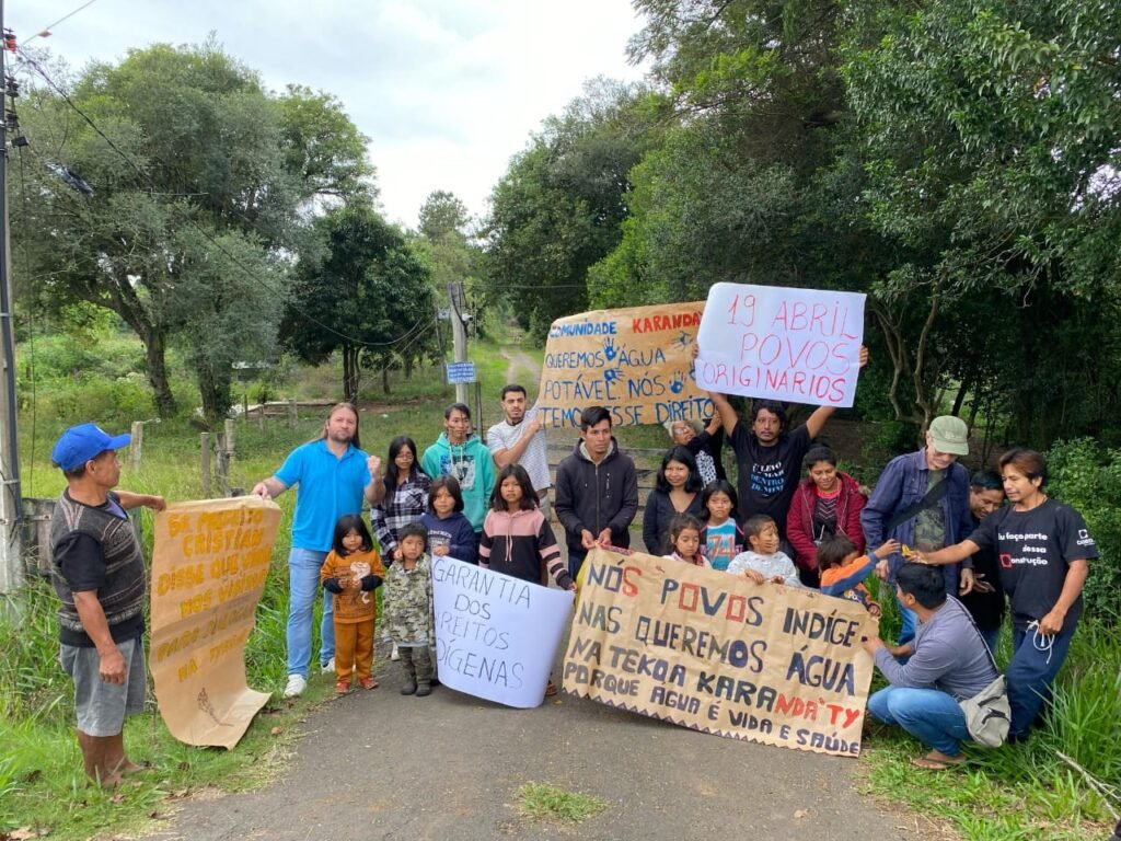 Em Cachoeirinha, indígenas Mbya Guarani realizam caminhada por direitos básicos