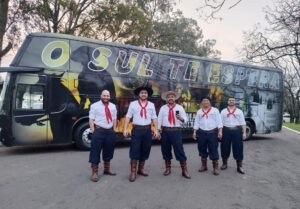 Na formatura de curso de fandango, CTG de Cachoeirinha promove jantar baile com o Grupo Alma Gaudéria