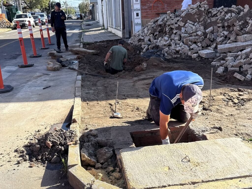Força-tarefa para limpeza e manutenção do sistema de drenagem é realizada em Cachoeirinha