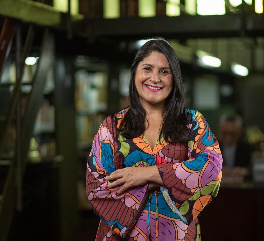 Escritora de Cachoeirinha prepara o lançamento de seu 15º livro infantojuvenil