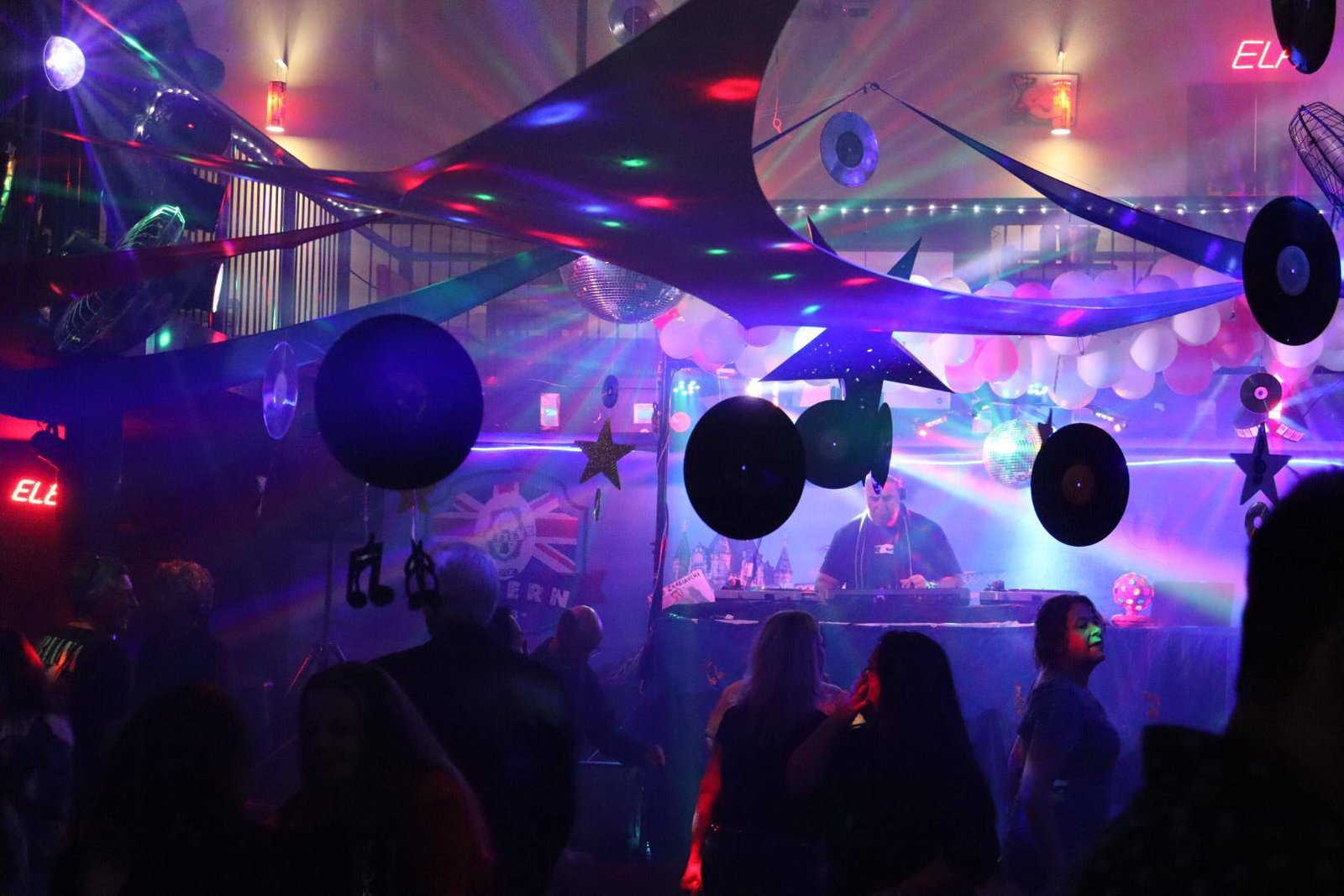 Em Cachoeirinha, The Cavern Pub promove festa anos 80 à fantasia neste sábado