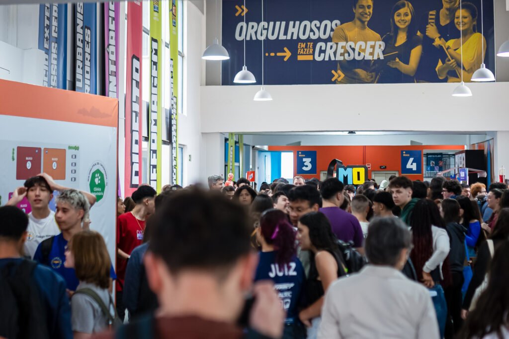Em Cachoeirinha, Cesuca promove feira de profissões para estudantes do Ensino Médio
