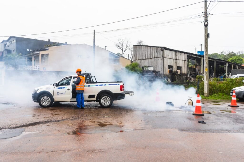 Quatro ligações irregulares na rede de esgoto foram detectadas em Cachoeirinha próximo à área do Mato do Júlio
