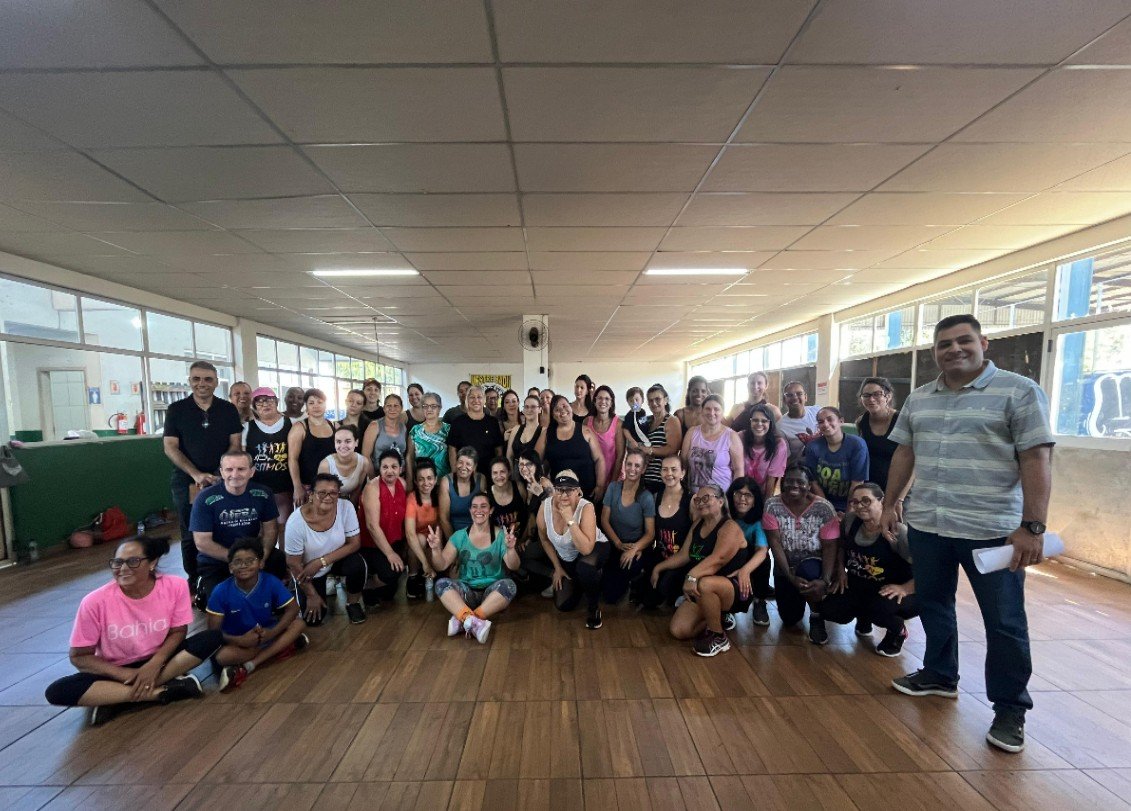 Em Cachoeirinha, aulas de dança são realizadas gratuitamente na Praça da Juventude