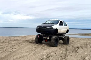 Mecânico de Cachoeirinha chama atenção ao transformar Palio em “Monster Palio” 4×4
