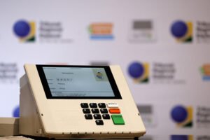 Eleitores têm até 6 de maio para tirar o título, atualizar ou regularizar pendências na Justiça