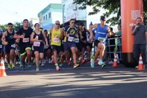 Corrida inclusiva reúne mais de 600 participantes e celebra 10 anos de atuação da Pais e Amor em Cachoeirinha