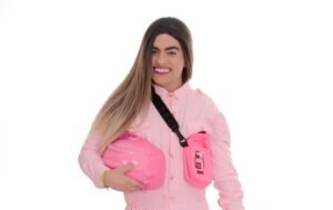Destaque no humorístico “A Praça é Nossa”, Maikinho Pereira apresenta a irreverente “Bruna Feitoria” em Cachoeirinha