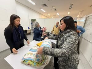 Campanha do Agasalho já arrecadou cerca de 20 mil peças em Cachoeirinha, mas frio intenso expõe necessidade por doações contínuas