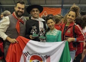 Além do 3º lugar no Juvenart, CTG de Cachoeirinha conquista premiações pela indumentária e em danças gaúchas de salão