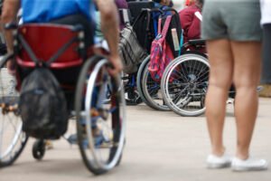 Eleitores com deficiência ou mobilidade reduzida têm até 20 de agosto para solicitar transferência de local de votação